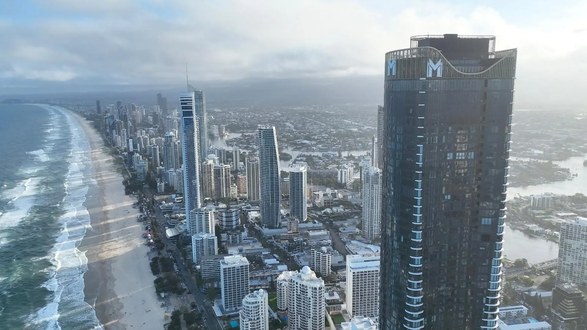 Апартаменты Sky-High 72 Stories At The Seaside - Pet Friendly Голд-Кост Австралия