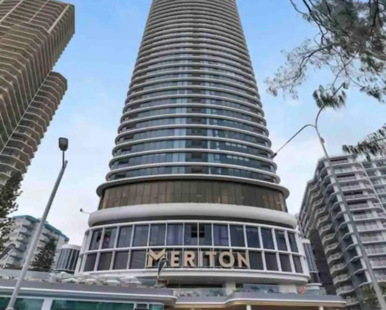 Апартаменты Sky-High 72 Stories At The Seaside - Pet Friendly Голд-Кост